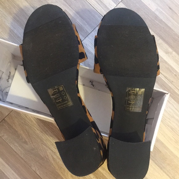 Qupid Camel Black Leopard Mule Sandal/US 8 - Picture 4 of 4